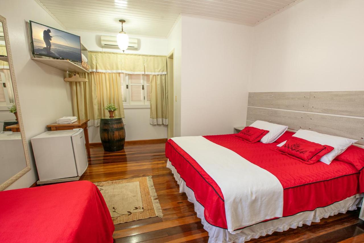 Hotel Pousada Casa Tasca Бенту-Гонсалвис Экстерьер фото